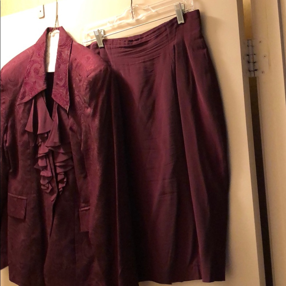 100% Silk Suit Wine jacquard jacket with Ruffles